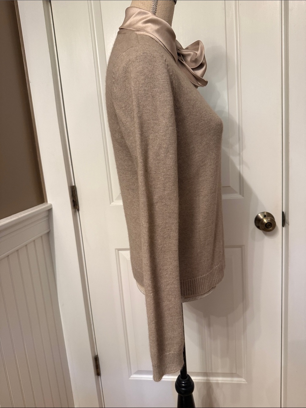 TORY BURCH SWEATER CREWNECK TAN WITH SILK SCARF LONG SLEEVE SIZE S - Picture 11 of 14